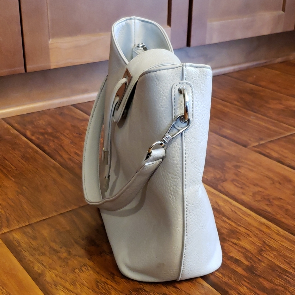Purse - Picture 3 of 11